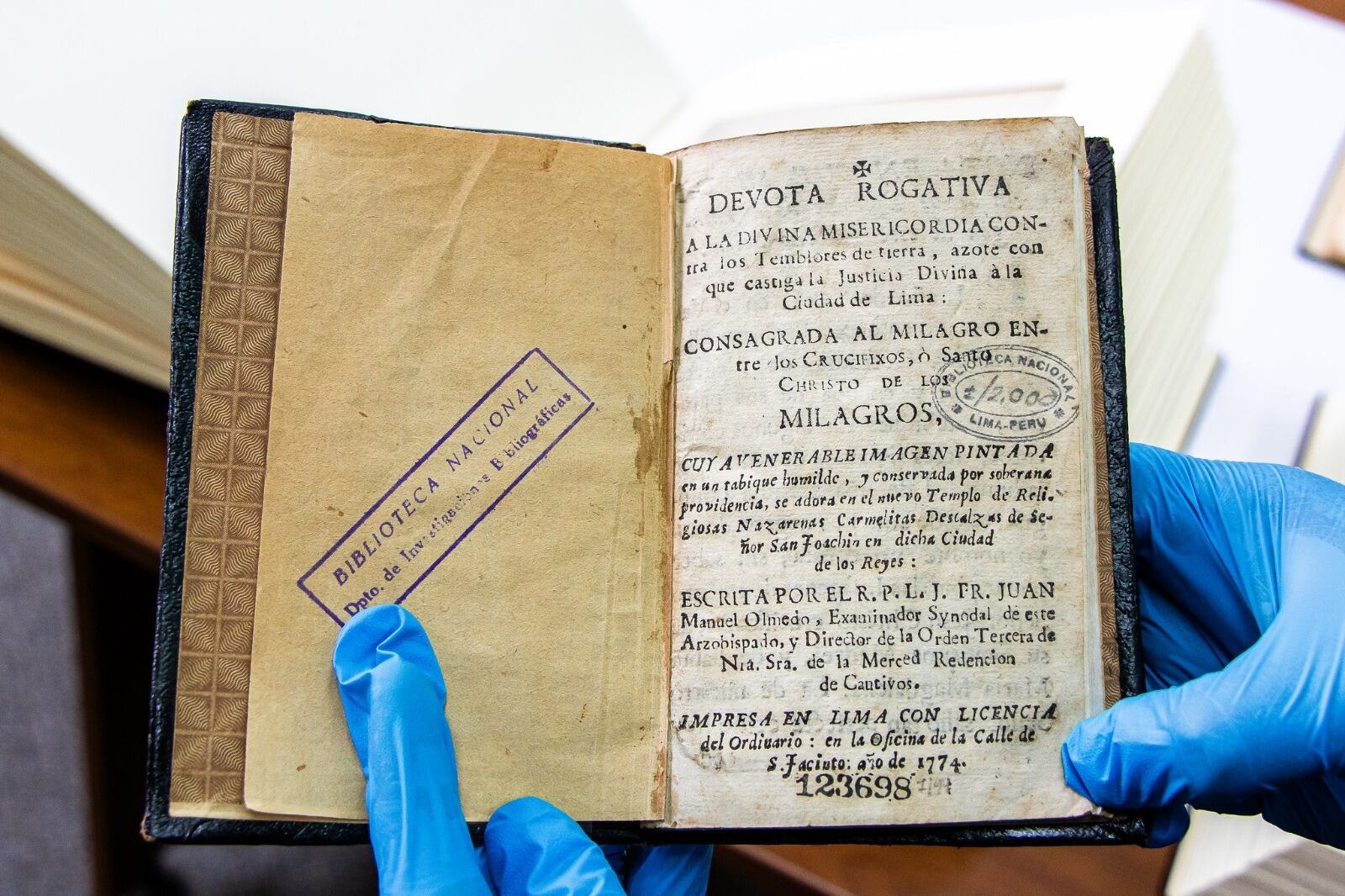 Impreso antiguo respecto al Señor de los Milagros, conservado por la Biblioteca Nacional del Perú