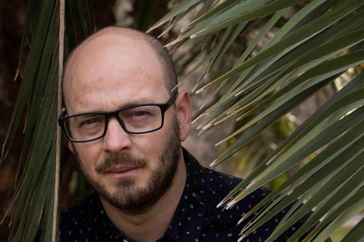 Mario Pera: “Muchos libros se publican más por contactos que por su calidad literaria”