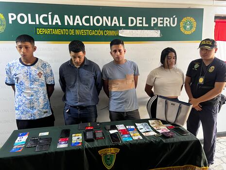 Hacían ‘cambiazo’ de tarjetas en el cajero del Hospital de la Policía, pero el Grupo Terna los captura