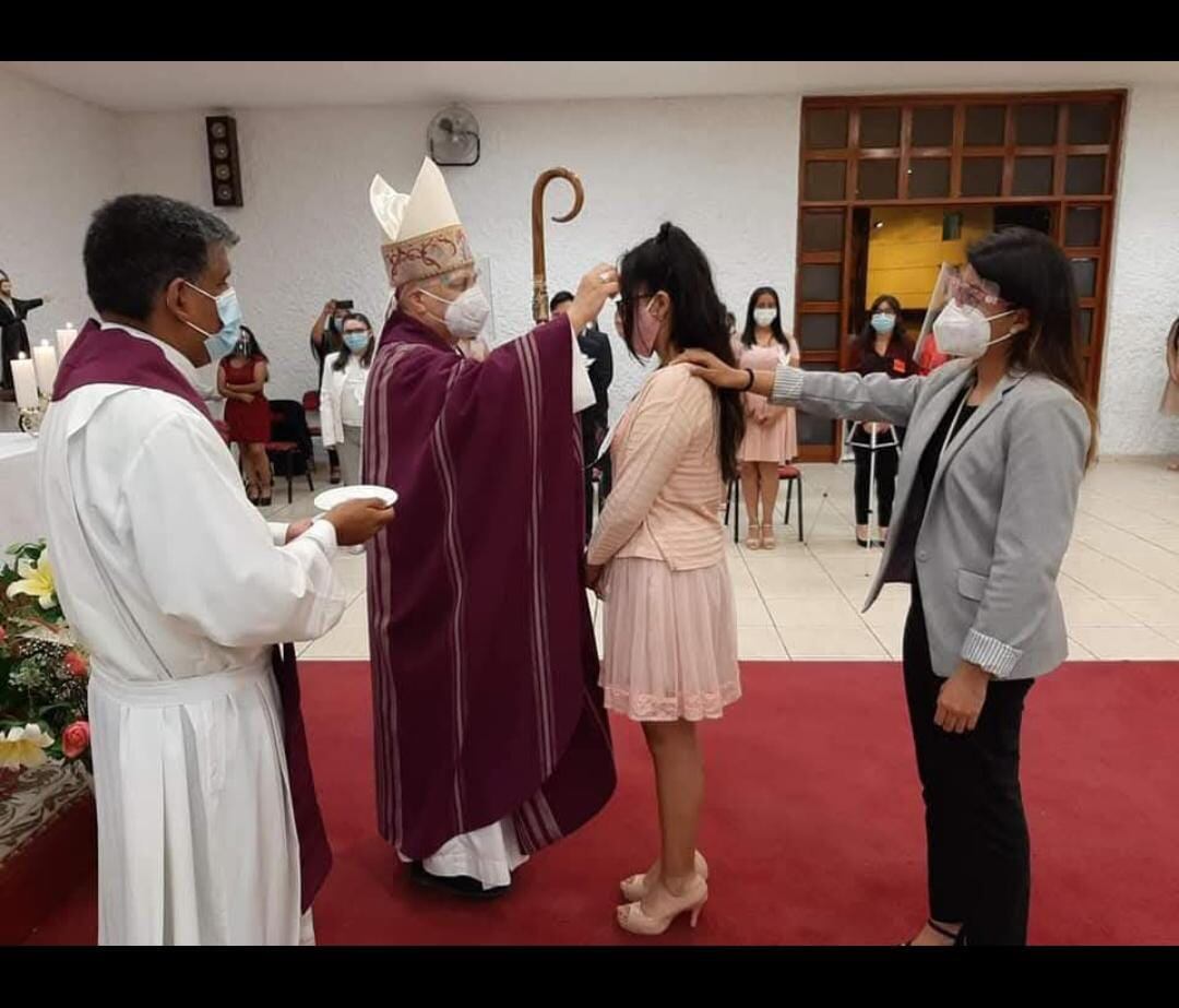 Confirmación de Andrea en la Parroquia San Francisco Javier del Callao, 2020.
Foto: Cortesía