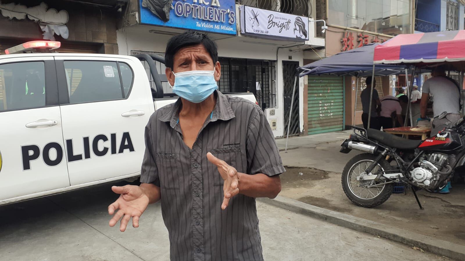 Víctor Manuel Gómez Lara (28), provisto de una galón de gasolina, prendió fuego en un bar, en San Juan de Lurigancho. (foto: Mónica Rochabrum/Trome)