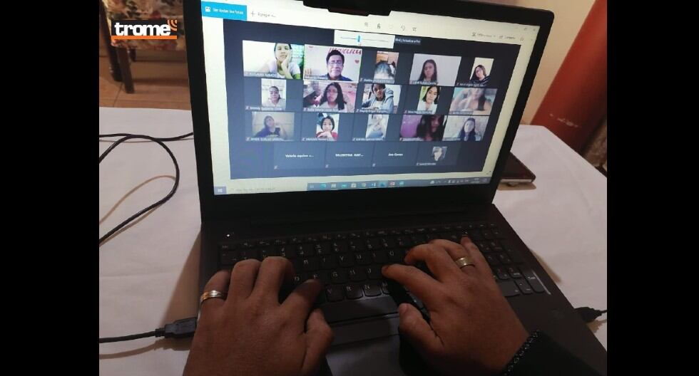 Maestros se esfuerzan por innovar estrategias para sus clases virtuales. (Trome)