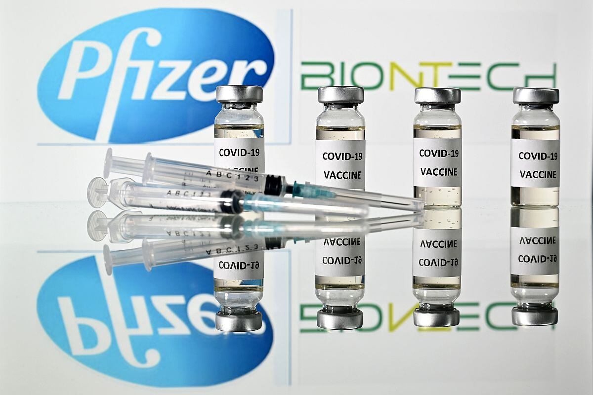 Datos de la vacuna de Moderna o de Pfizer-BioNTech evidencian que tiene una efectividad de 80% para prevenir la infección y dos dosis eran un 90% efectivas. (Foto: AFP)