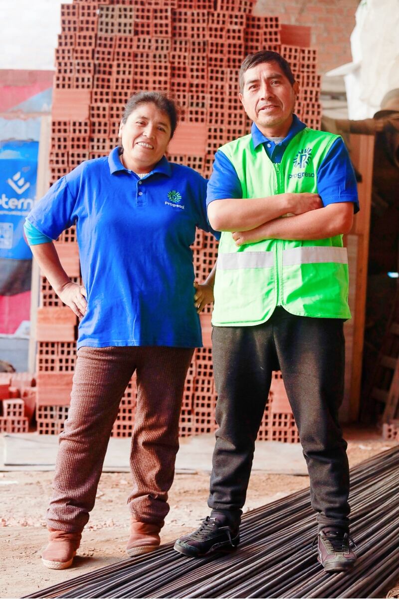 Diógenes y su esposa abrieron la ferretería en el 2009 y desde ahí no han parado hasta volverse un referente en el distrito. Foto: Lenin Tadeo.