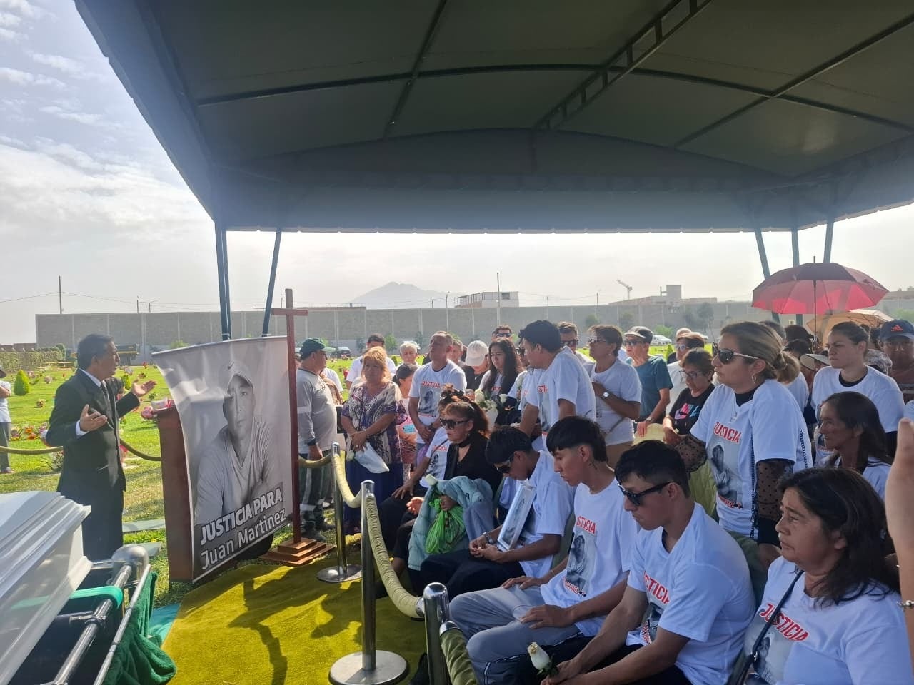 Triste despedida del vigilante Juan Martínez Torres en Trujillo. (photo.gec)