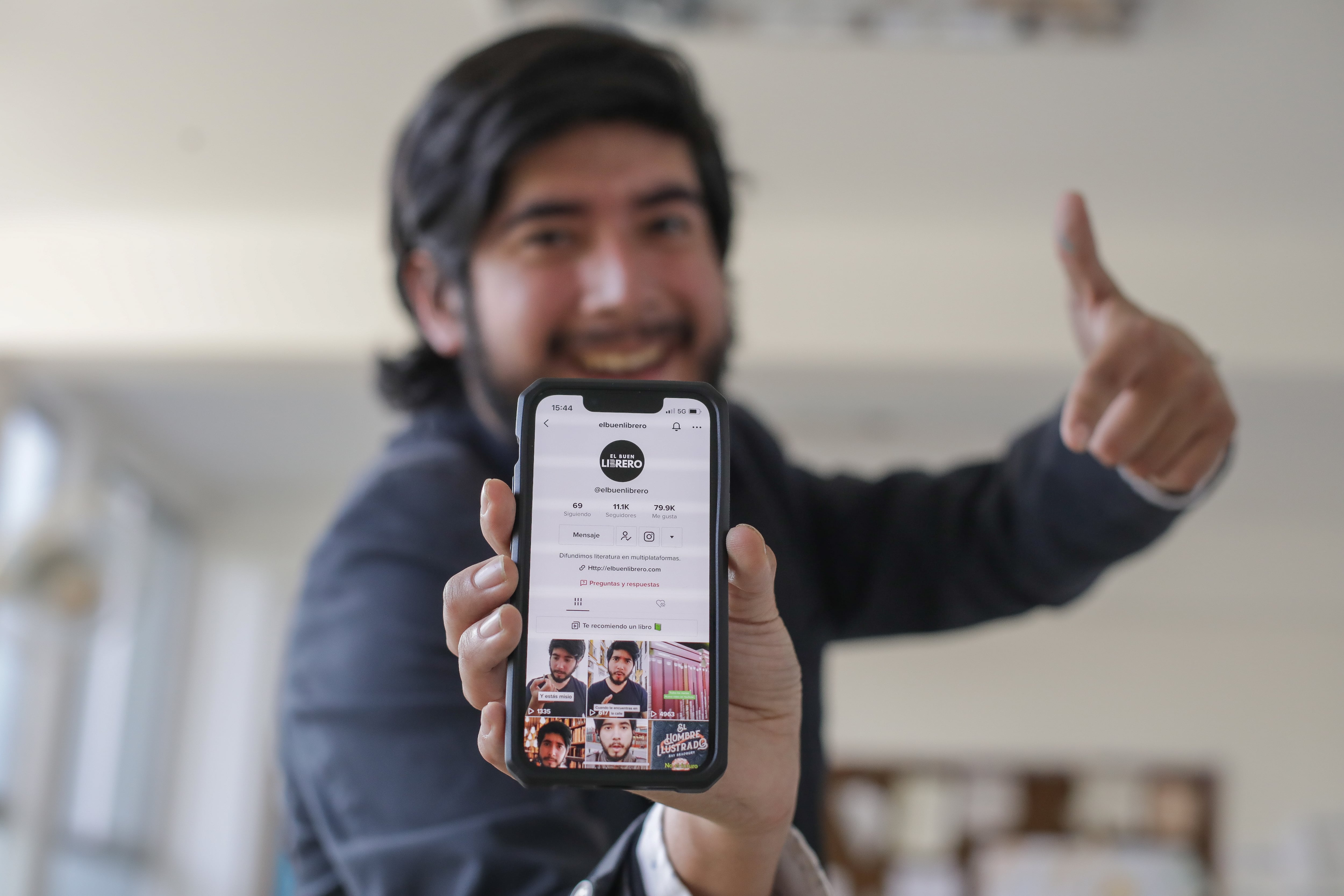 Gianfranco Hereña, creador de El Buen Librero. (Foto: Britanie Arroyo)