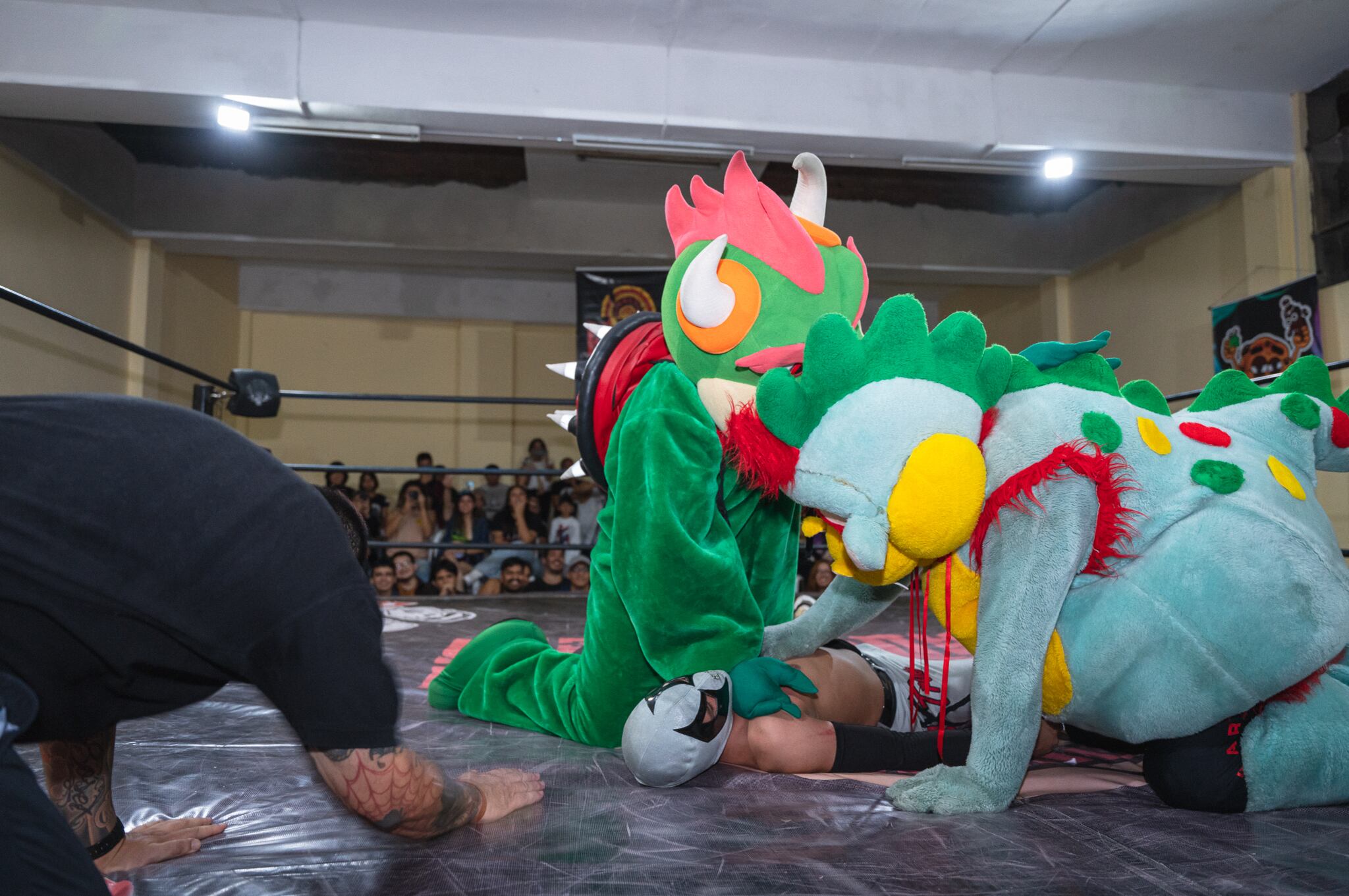Timoteo vs. Bowser se enfrenatron en un ring de Gladiadores Perú. Foto: Jonathan Tovar.
