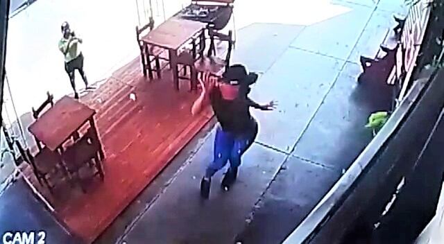 Agraviada bailaba mientras grababa un TikTok para promocionar su restaurante.