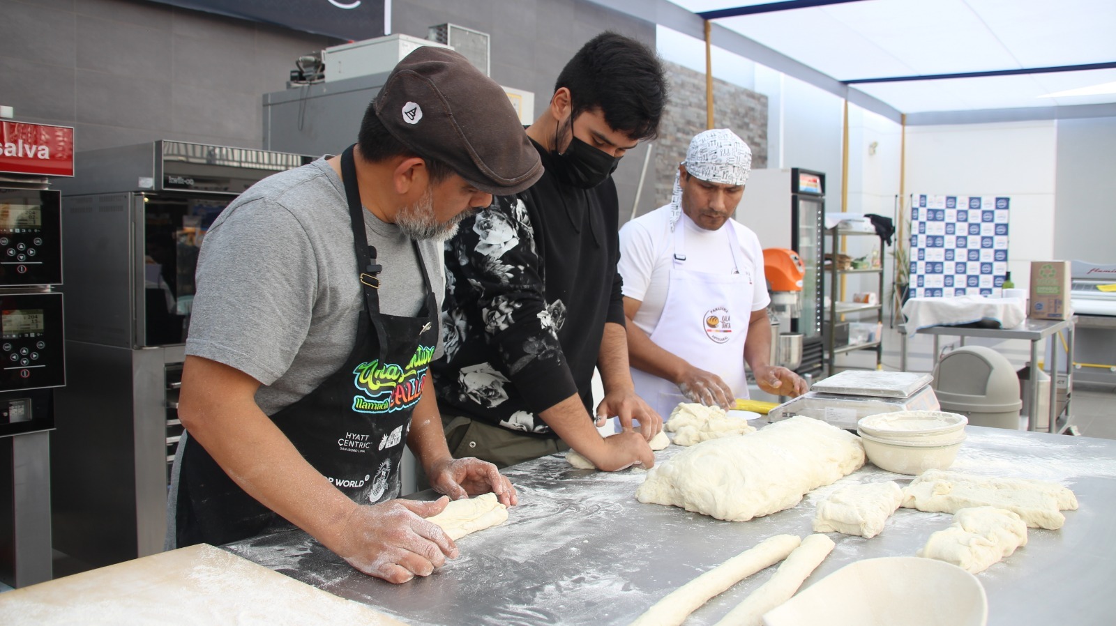 El público asistente podrá disfrutar y compartir su experiencia con reconocidos chefs y maestros panaderos, pasteleros y empresarios