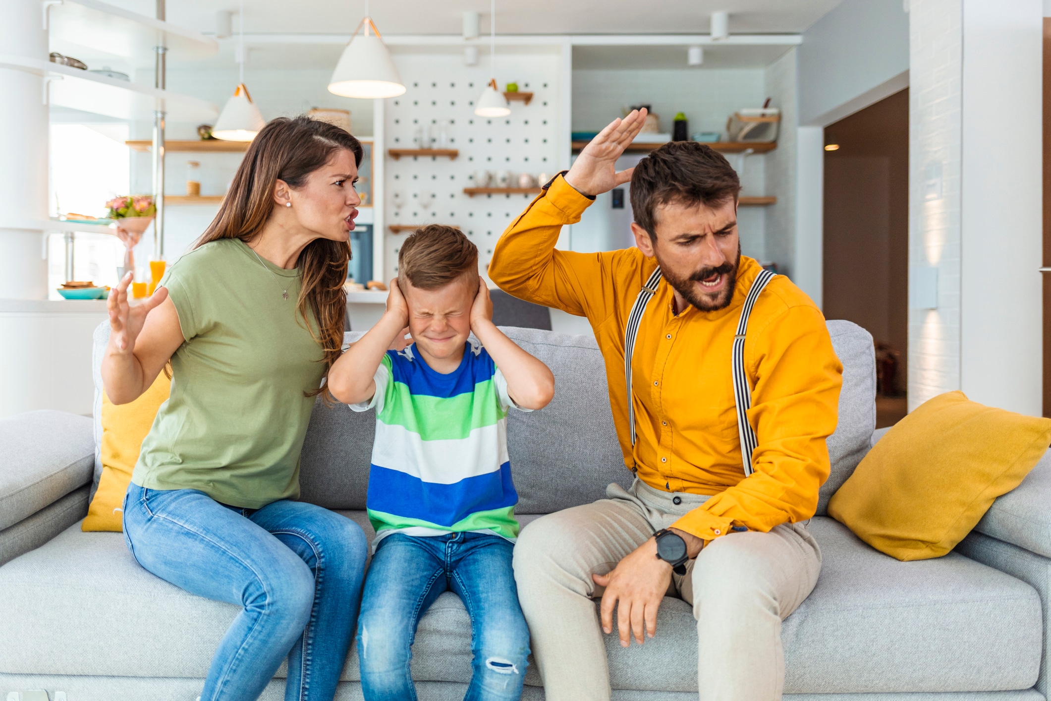No necesitan amarse para tratarse con respeto, sobre todo si hay hijos de por medio. Nadie les pide que sean amigos, pero sí que mantengan un trato cordial por el bienestar de los chicos. Foto: Istock