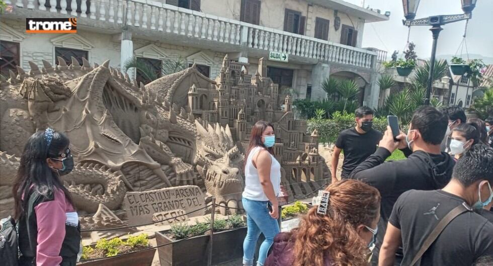 Artista escultor de arena, Rubén Rebatta, en entrevista con Trome, conversó sobre sus obras en el Castillo de Chancay. (Isabel Medina)