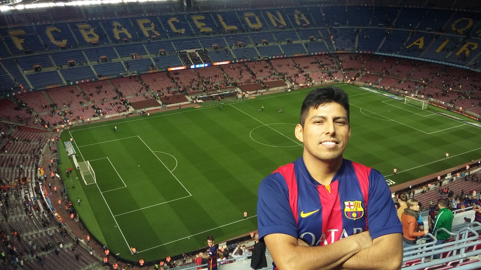 Tiene el título de economista y es magíster en administración.