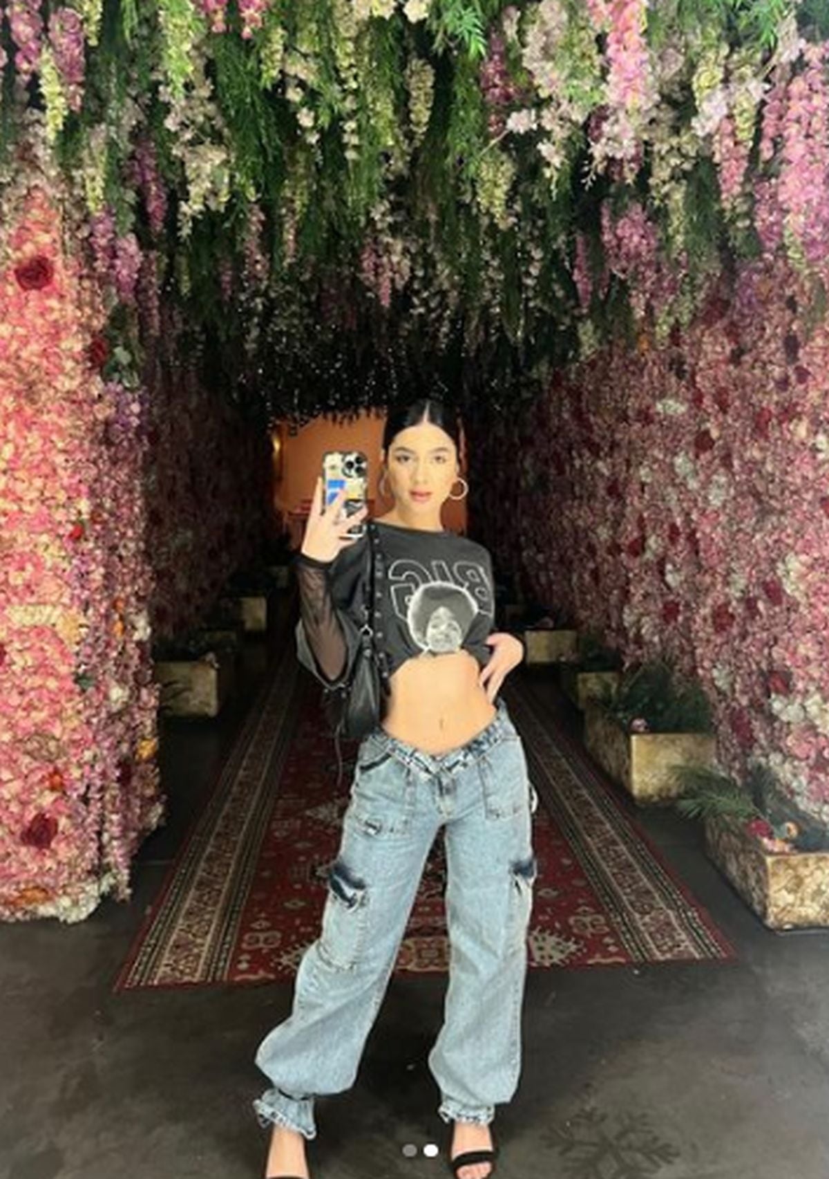 A ella le encanta tomarse fotografías para compartirlas en sus redes sociales (Foto: Valentina Quiros / Instagram)