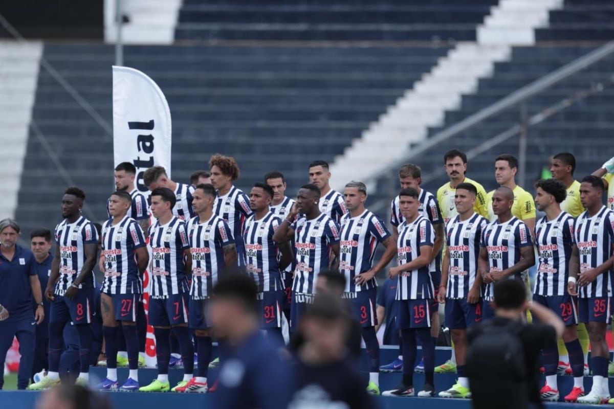 Hinchas se sorprendieron cuando equipo fue presentado en bloque (Foto: GEC)