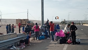 ¡Negocio en la frontera! Coyotes y policías cobran hasta 300 dólares para dejar pasar a migrantes ilegales