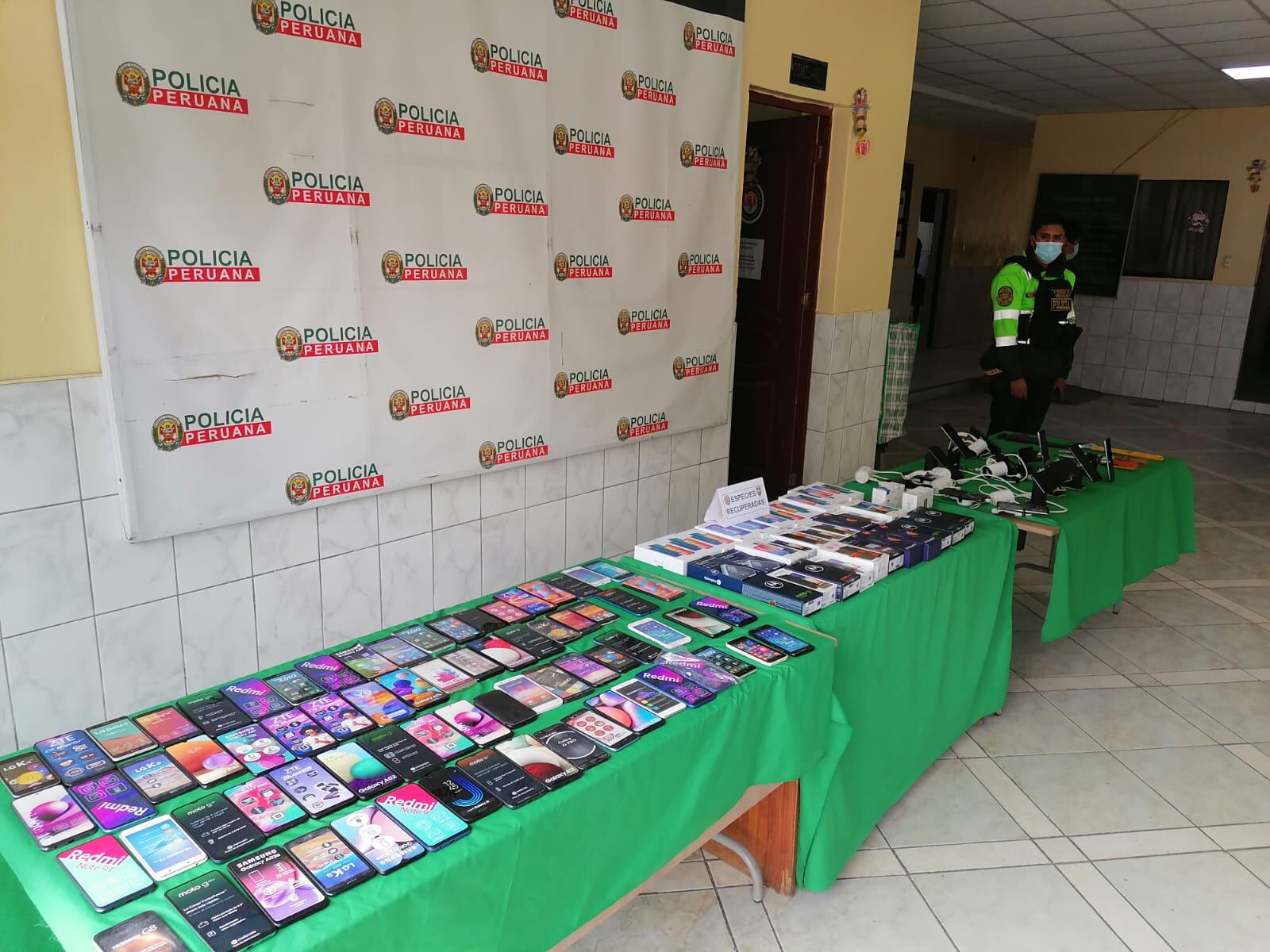 José Martín Quispe Reyes (30) y Wilson Oré Carbonel (28), por hurtar celulares de alta gama de una tienda.