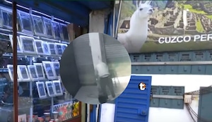 ¡Robo millonario en Miraflores! Delincuente asalta joyería a una cuadra de la comisaría y se lleva casi 100 mil soles en oro y plata