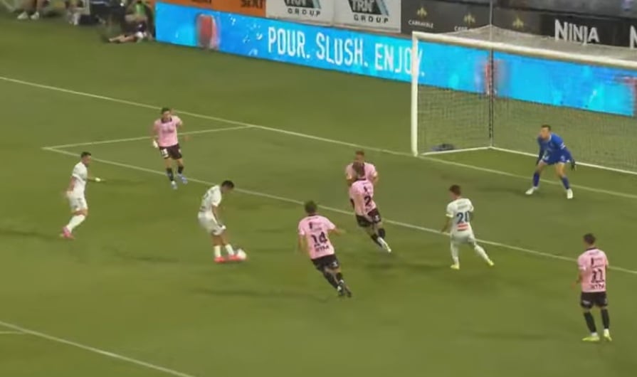 Buen gol de Piero Quispe (YouTube)