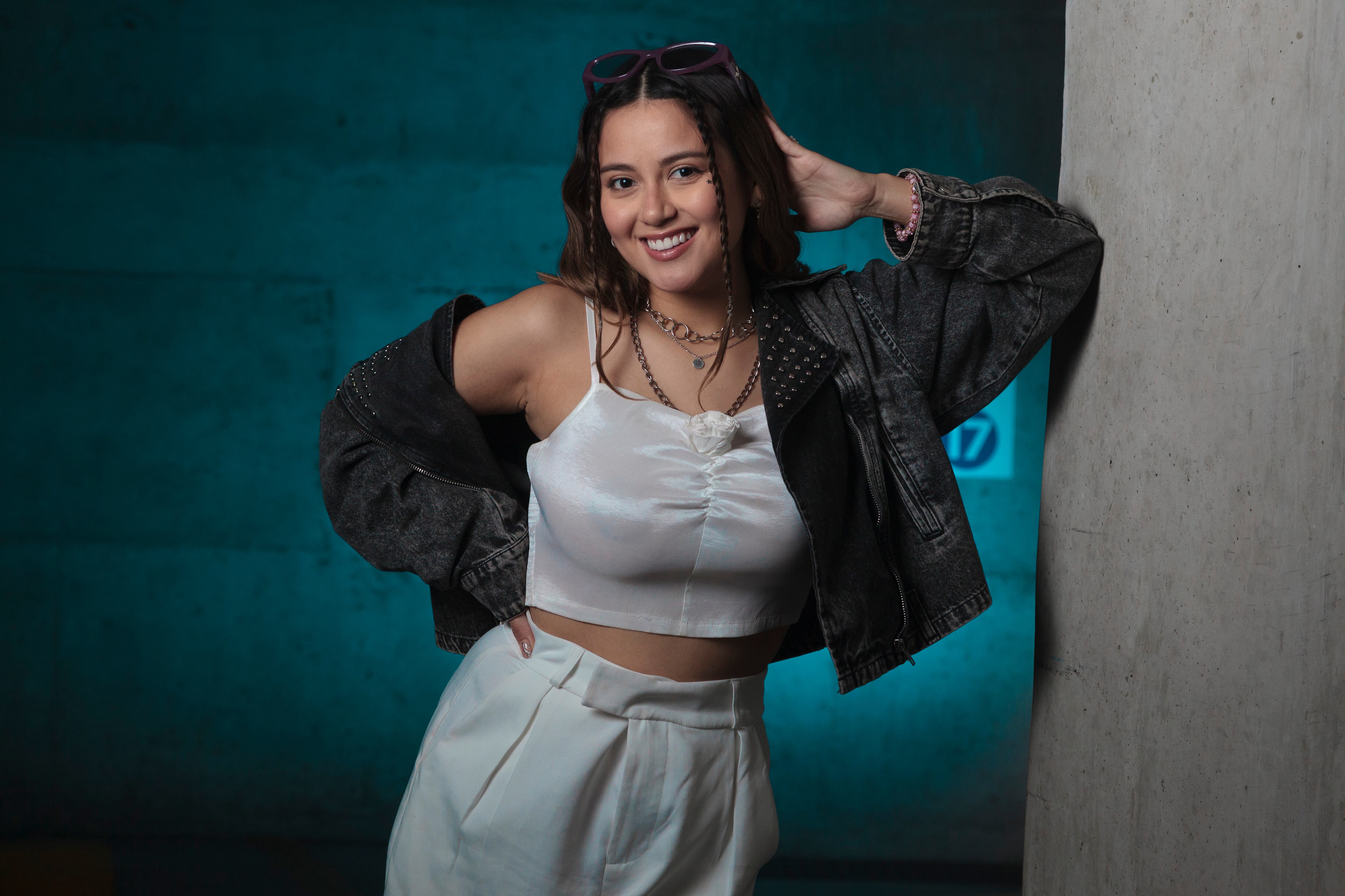 Amy Gutiérrez se encuentra en medio de la polémica tras ser acusada por traición por su antigua bailarina.