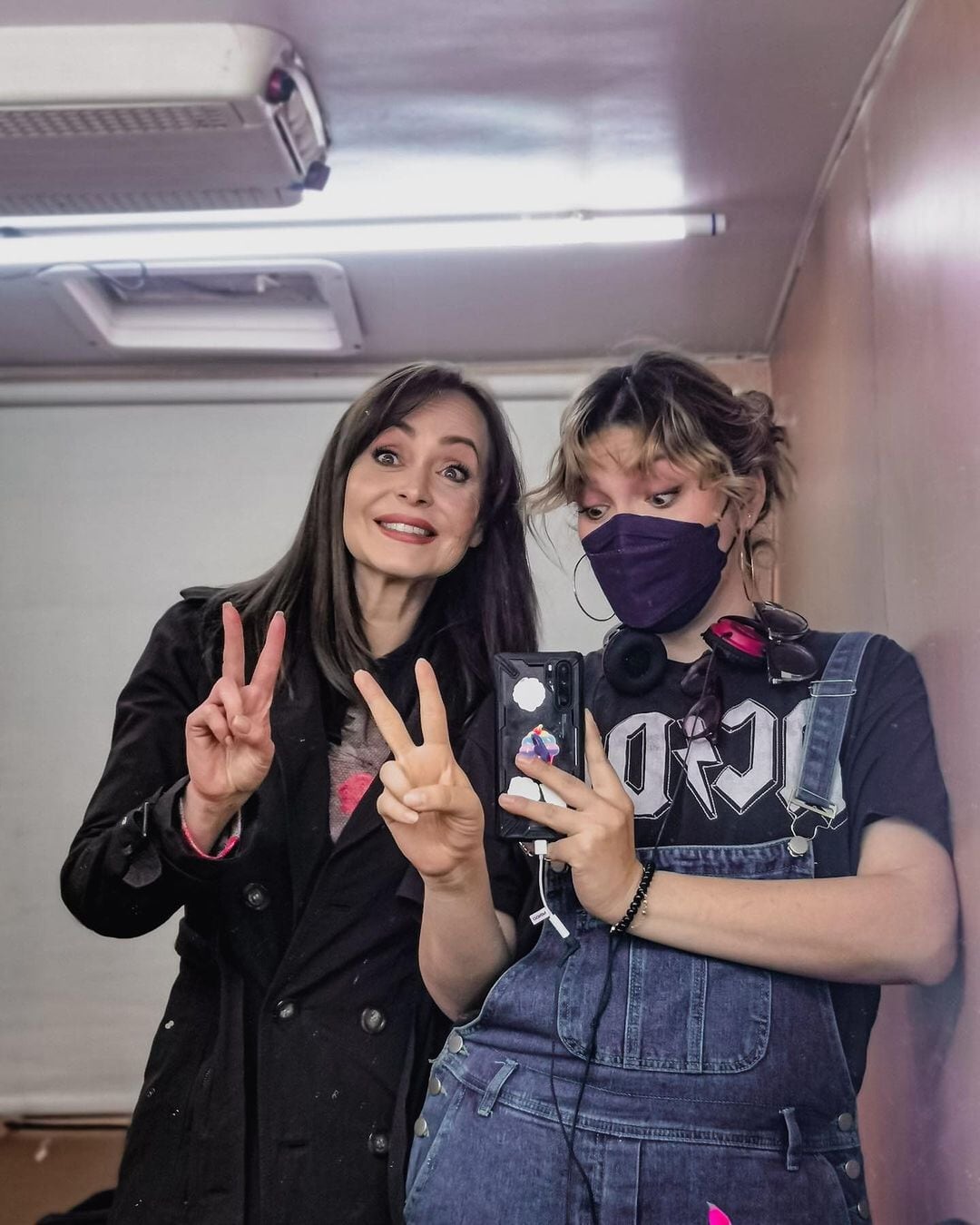 La actriz Gaby Spanic y la maquilladora Marie Gheno de la telenovela “Corazón guerrero” (Foto: Marie Gheno/ Instagram)