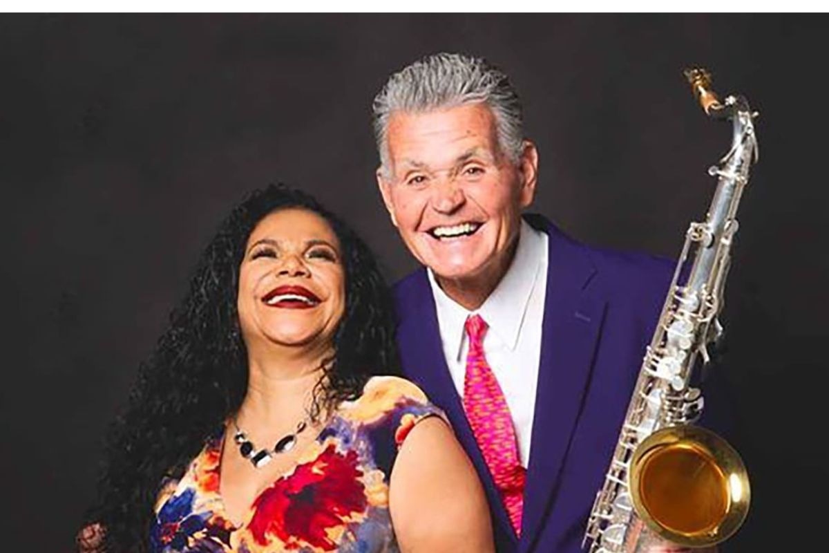 Eva Ayllón y Jean Pierre Magnet.