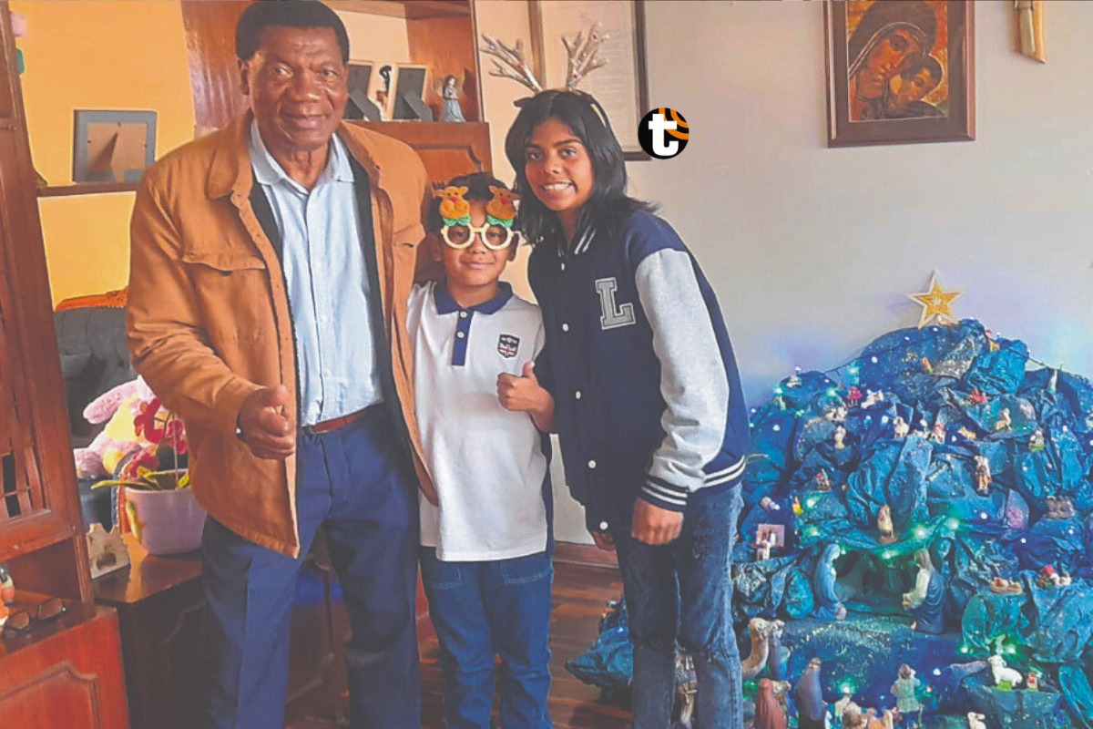 TANQUE LLENO DE AMOR
El exdelantero de la Blanquirroja Guillermo ‘Tanque’ La Rosa recibirá la llegada del Niño Dios al lado de sus nietos