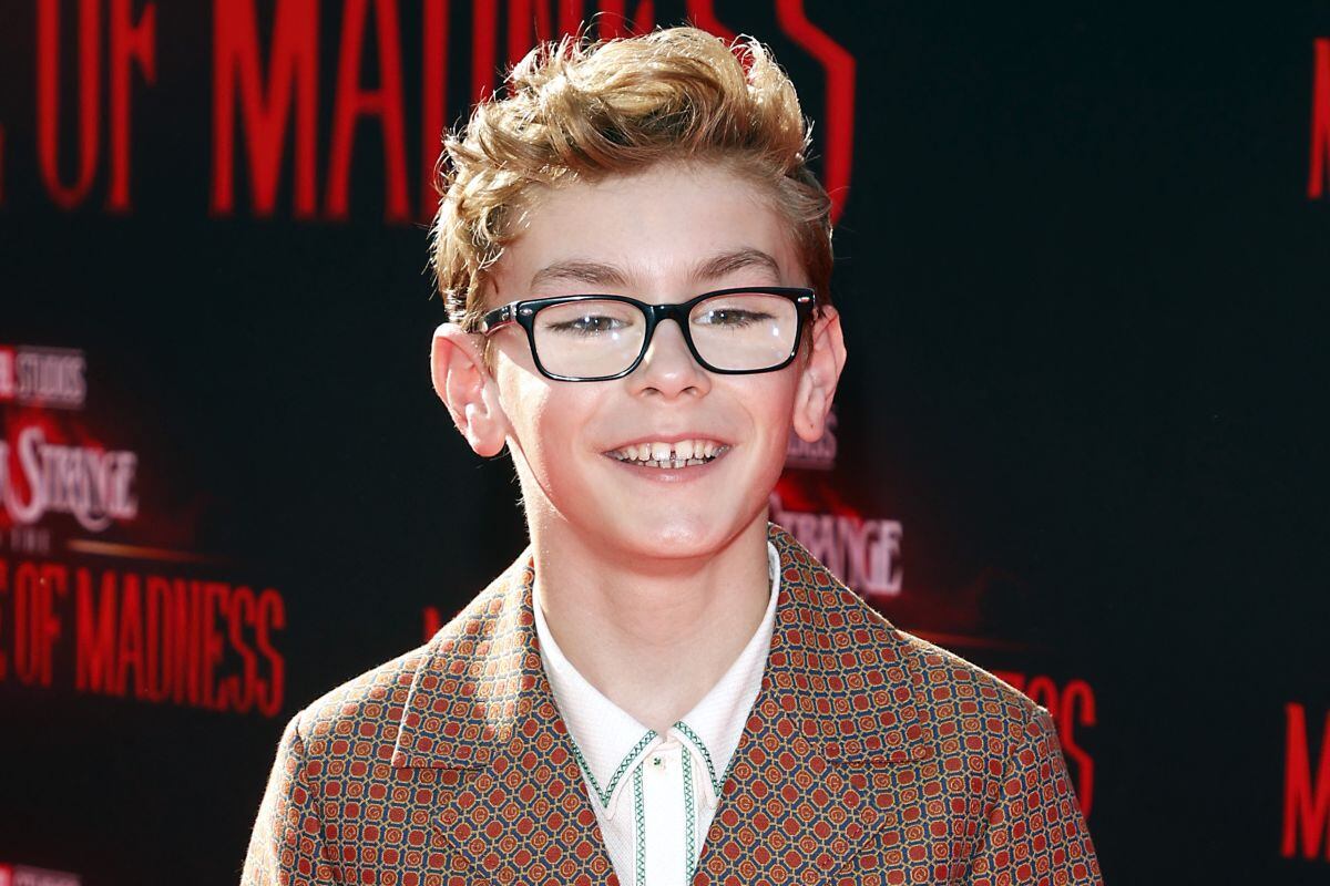 Julian Hilliard llega para el estreno en Los Ángeles de "Doctor Strange in the Multiverse of Madness" en Dolby Theatre el 2 de mayo de 2022 en Los Ángeles (Foto: Michael Tran / AFP)