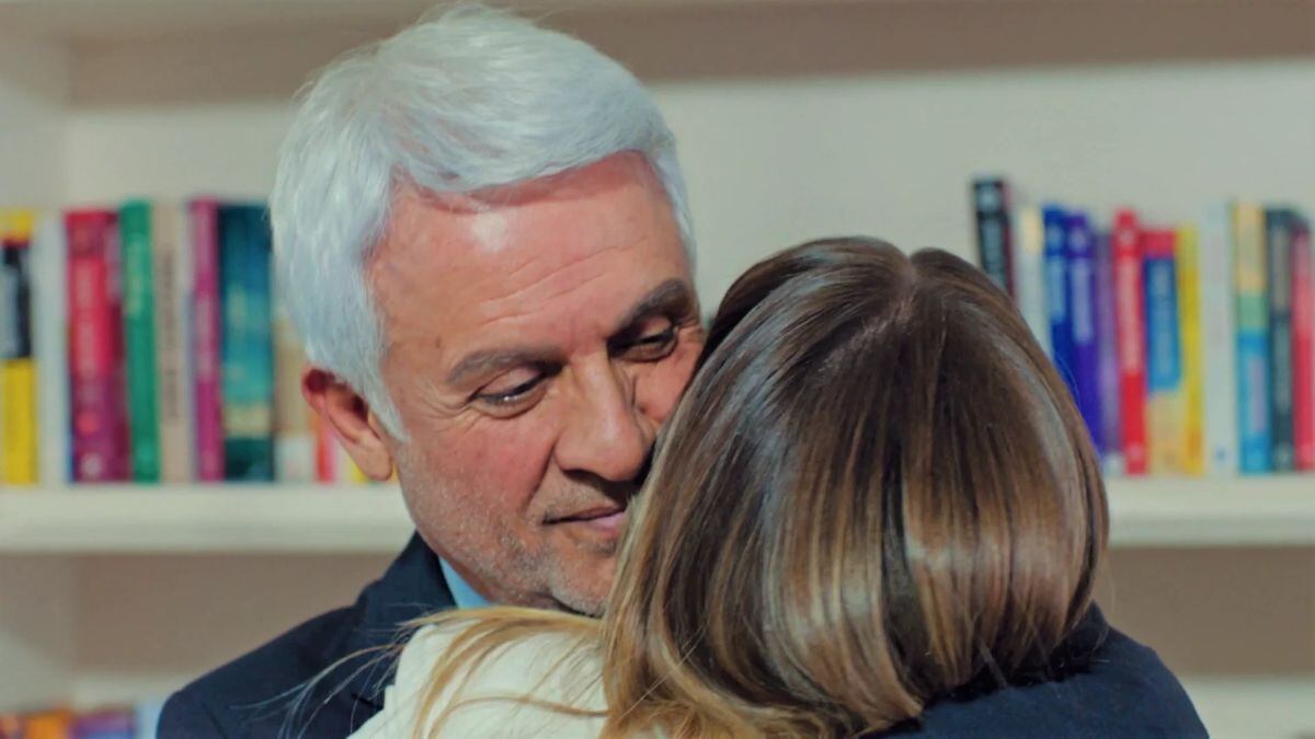 Halit se entera de una grata noticia, aunque al final es mentira (Foto: Antena 3)