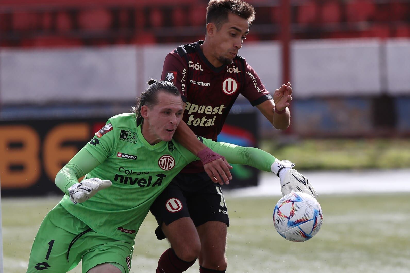 Patrick Zubczuk no escondió sus ganas de volver a Universitario de Deportes. Foto: Jorge Cerdan/@photo.gec