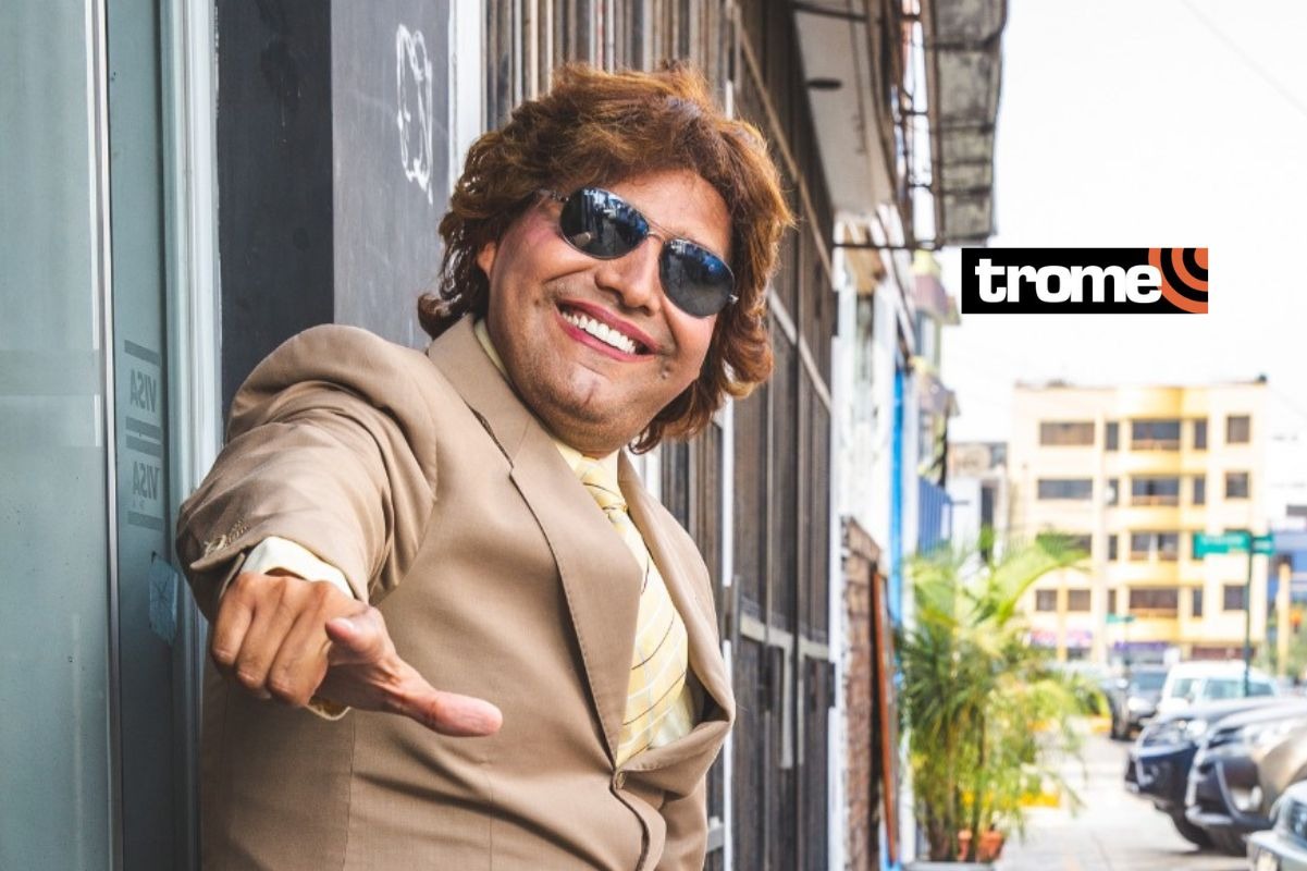 Arturo Álvarez imitando a Luis Miguel