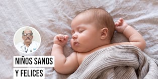 El pediatra Chacon orienta a las familias sobre cómo acompañar el sueño del recién nacido y diferenciar el día de la noche sin forzar rutinas. Foto: Istock.