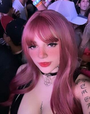 Ruiz confesó que la "envidia" de las jovencitas fue al ver su impactante outfit en el concierto (Foto: Karely Ruiz / Instagram)