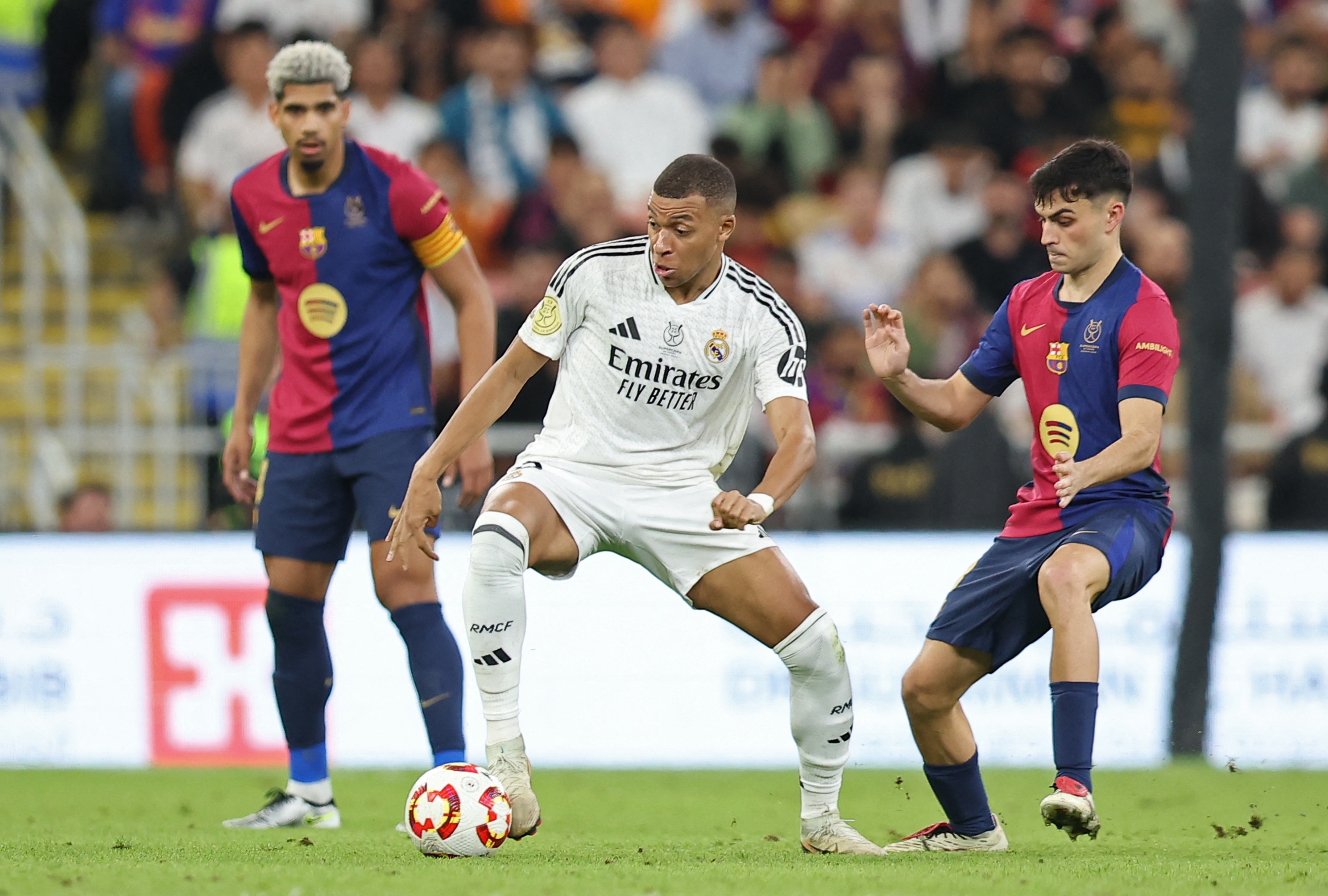 Real Madrid y Barcelona hoy por la final de la Copa del Rey. (Foto: AFP)