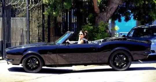 El descapotable de Kendall es uno de los autos americanos más famosos del mundo (Kendall Jenner / Instagram)