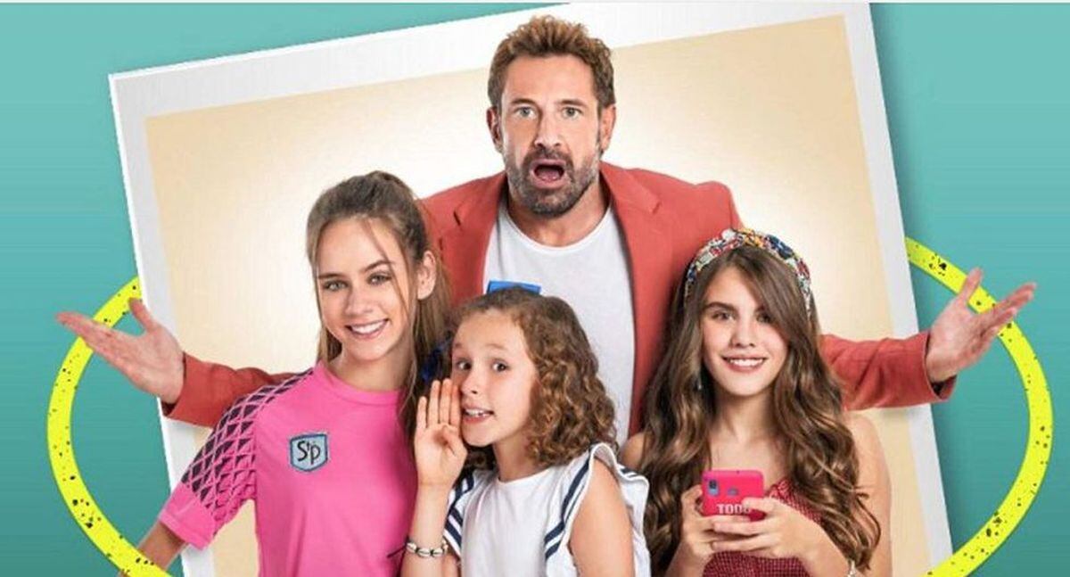“Soltero con hijas” es una historia que gira alrededor de “Nacho”, un hombre soltero y sin preocupaciones cuya vida cambia de la noche a la mañana cuando tiene que hacerse cargo de sus tres sobrina (Foto: Televisa)