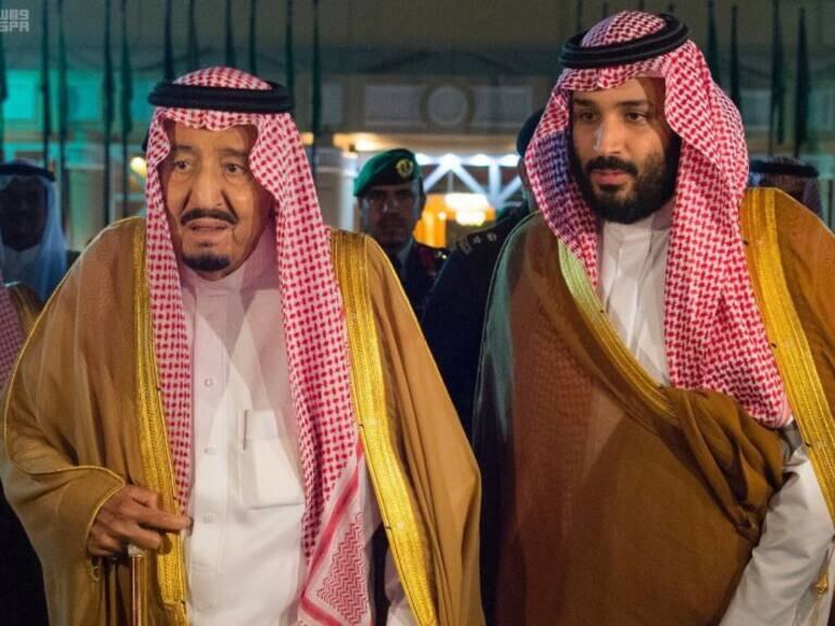 Rey Salmán bin Abdulaziz y el heredero al trono Mohamed bin Salmán.
