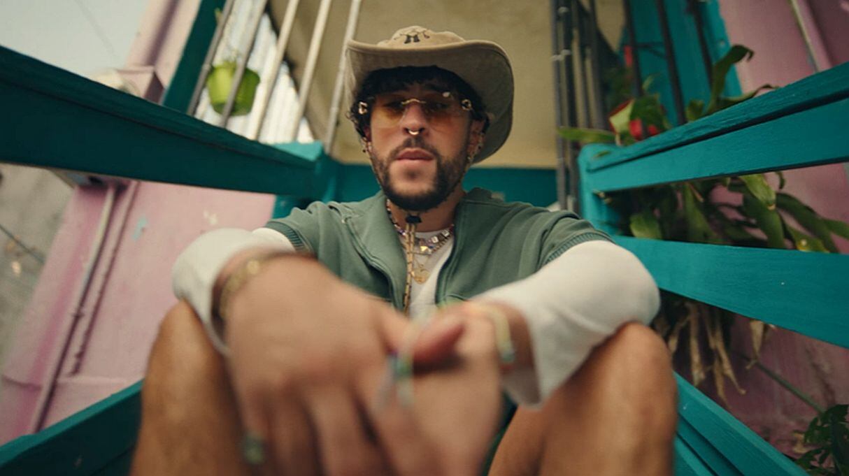 Bad Bunny estrena el video de “El Apagón”, un documental de denuncia social. (Foto: Bad Bunny / Youtube)