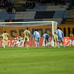 El foul de Miguel Araujo que terminó en el primer GOL de Cusco ante Cristal | VIDEO