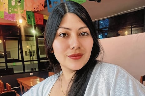 De pedir auxilio a terminar en prisión: enfermera es investigada por brutal crimen de su esposo exregidor...