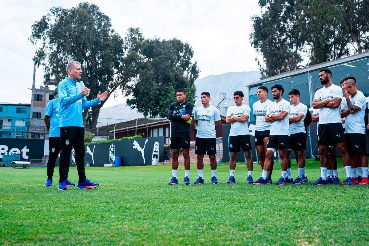 DT brasileño explicó sus lineamientos a jugadores de Sporting Cristal (Foto: @SCristal)