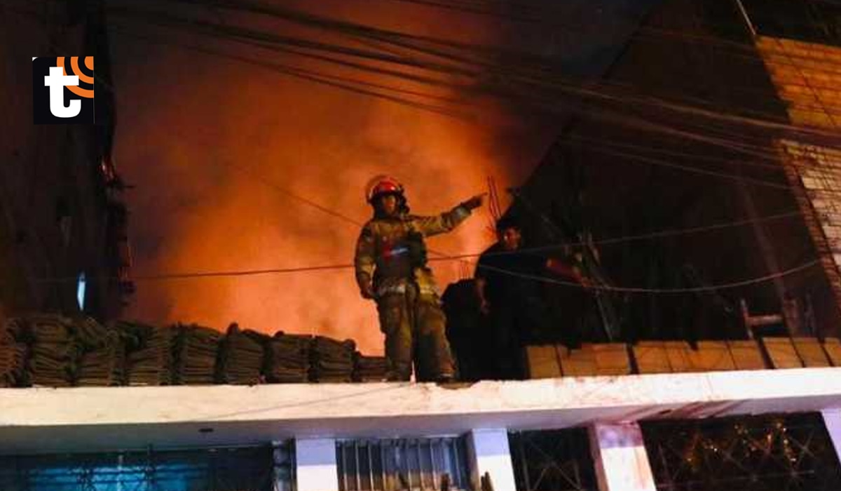 El incendio ha conmocionado a los vecinos y a los miembros de la comunidad religiosa, quienes lamentan la pérdida de un lugar fundamental para sus actividades y reuniones. Foto: César Grados/@photo.gec