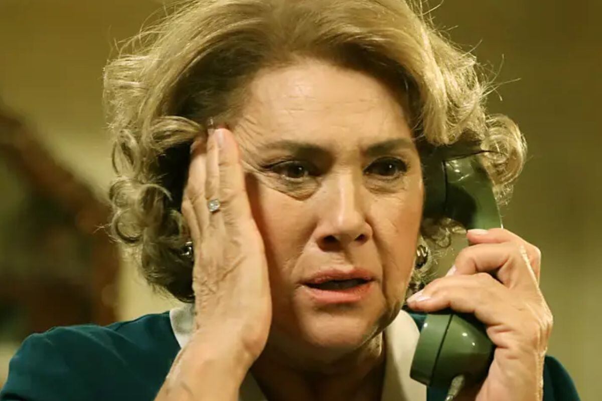 Hülya Darcan como Lütfiye Duman en la telenovela "Tierra amarga" (Foto: Tims & B Productions)