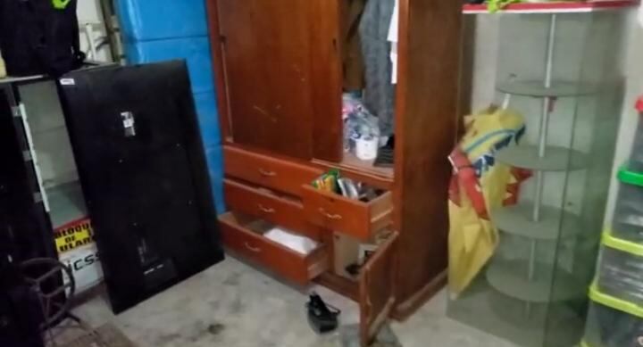 Los delincuentes ingresaron a cada habitación de la casa y robaron dos televisores, dinero, ropa, perfumes y zapatos. (fotos: Mónica Rochabrum/Trome)