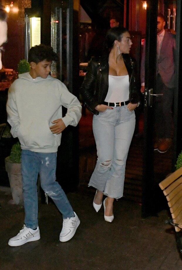 Georgina Rodríguez y Cristiano Jr. también estuvieron en la cena de despedida