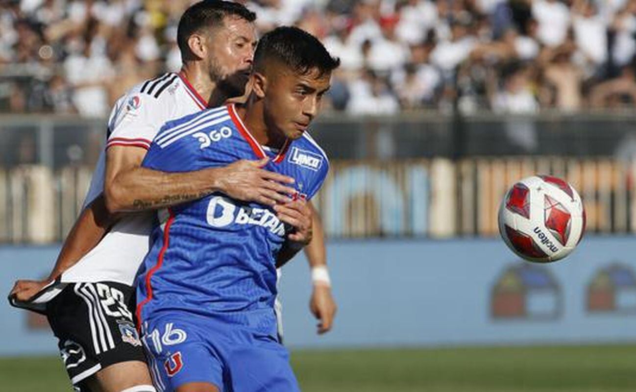 A qué hora juega U. de Chile vs Colo Colo y en qué canal ver superclásico | Foto: EFE