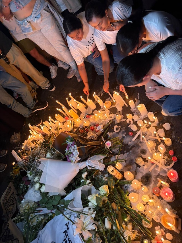 Vecinos y otras personas se congregaron en Camino Real para honrar a la campeona de buceo. (Fotos: Lady Gamarra)