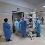 Los hospitales del Perú son para morirse