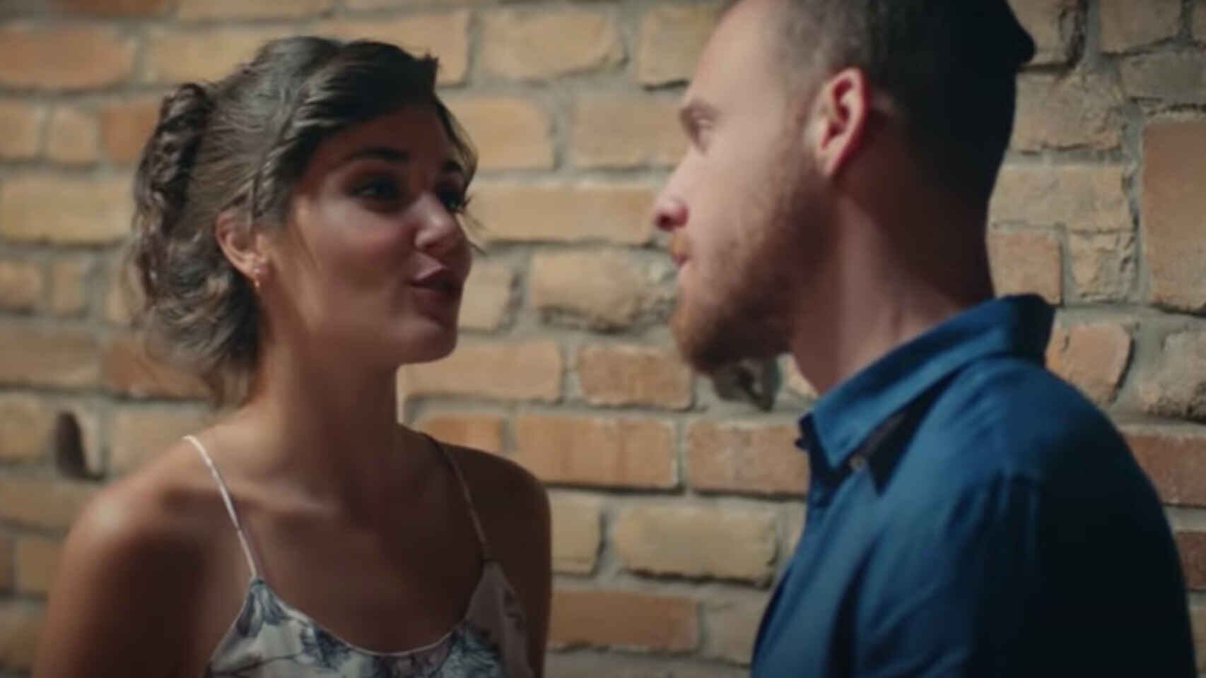 La florista y el arquitecto terminarán yendo a juicio, donde se determina que lo mejor para la pequeña será que sus padres vivan juntos. (Foto: Fox Turquía)