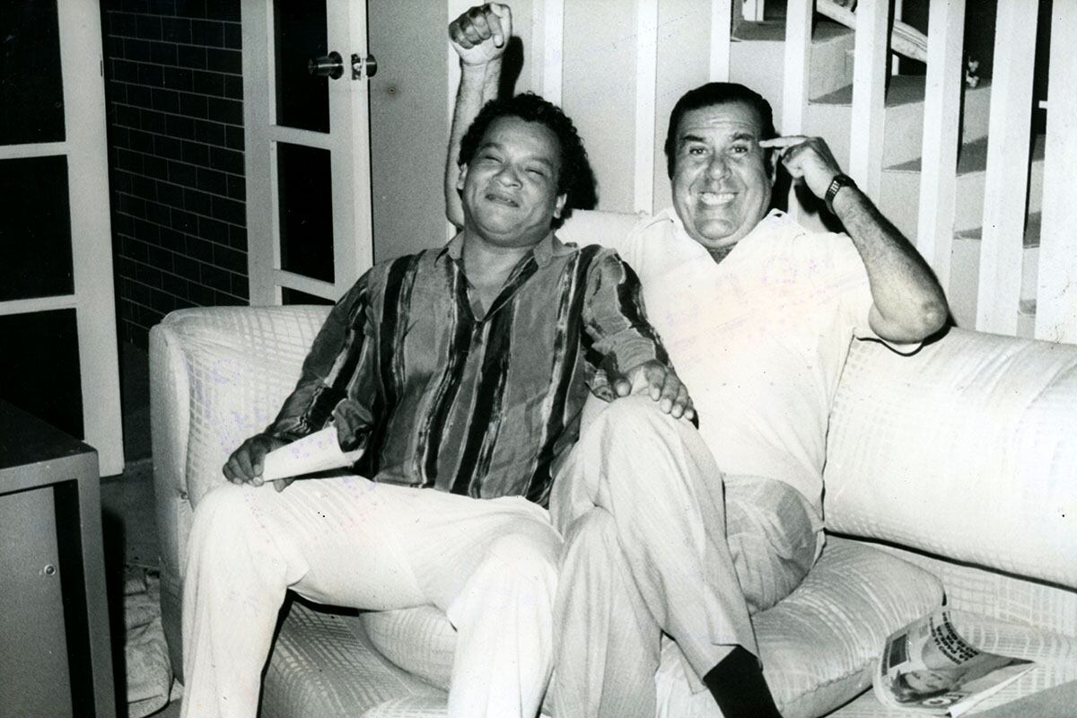 Los atributos del intrépido joven de barrio nacido en La Victoria un 17 de setiembre de 1936, indicaban cierta bondad en el. Con personalidad, improvisador y amante de la música tropical, Melcochita le daba vida a su personaje de humor criollo, callejero y chacotero, en medio de una época gloriosa de aparición de talentos en el Perú.