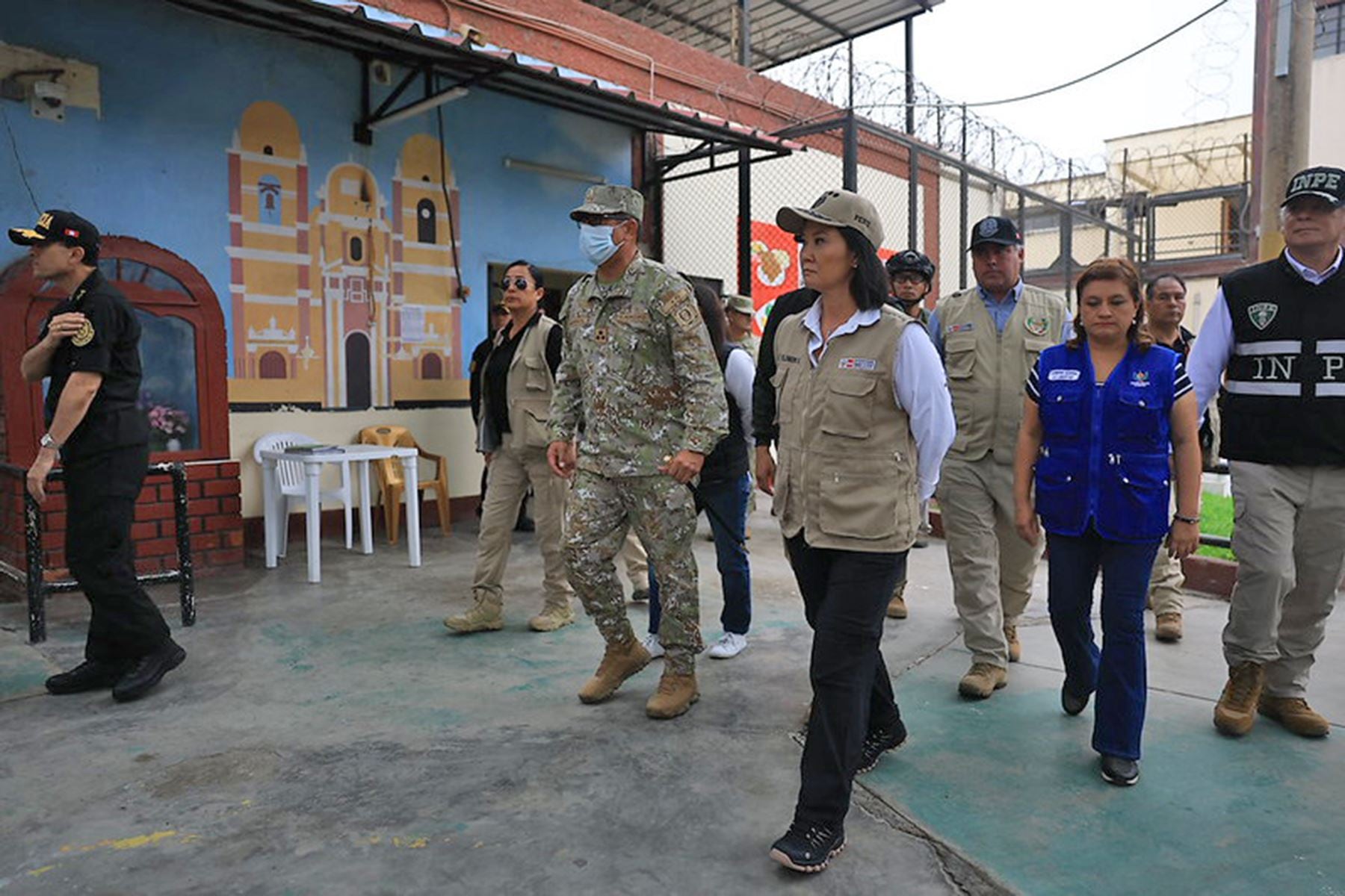 Presidenta Keiko Fujimori recorrió instalaciones del penal El Milagro de Trujillo. (Andina)